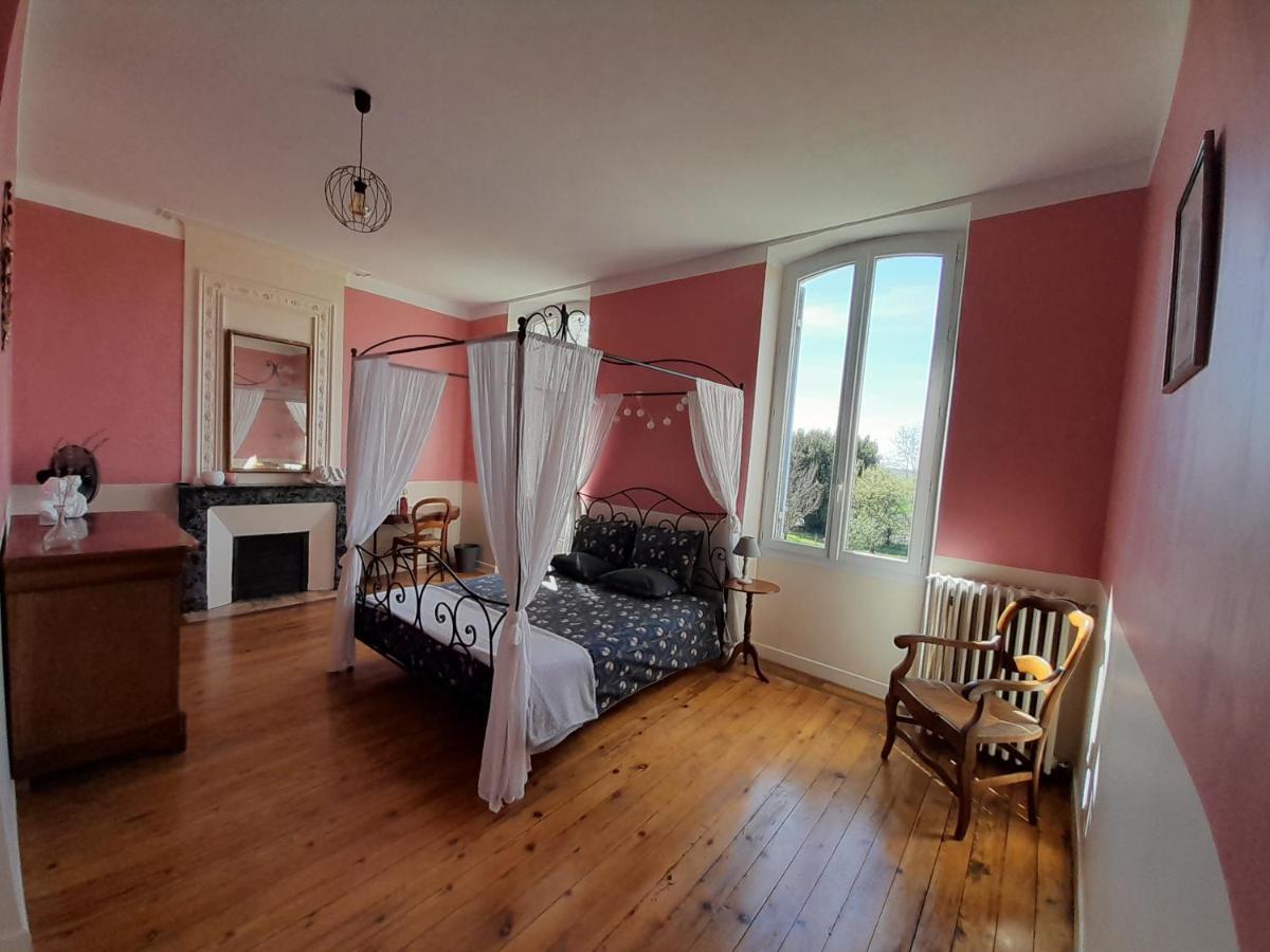 Domaine Du Grand Ormeau Bed & Breakfast Semillac ภายนอก รูปภาพ